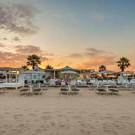 ### Appartamenti Sulla Spiaggia Al Poetto ### 卡利亚里 外观 照片