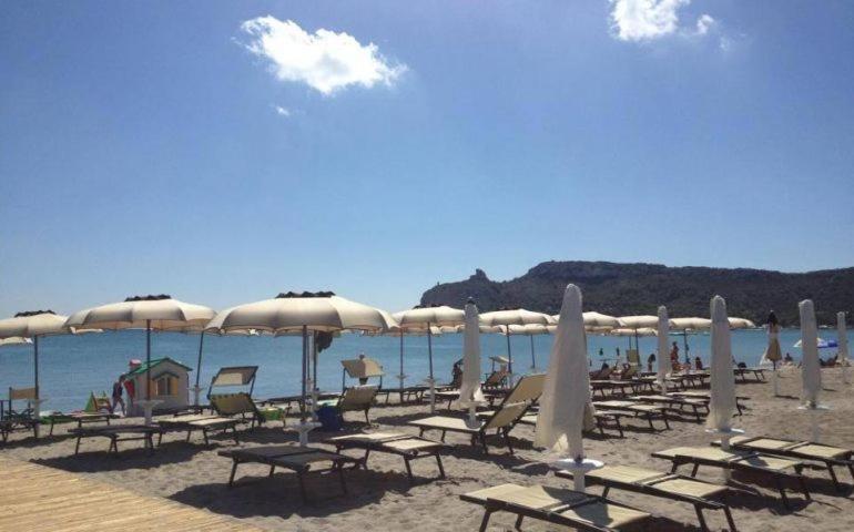 ### Appartamenti Sulla Spiaggia Al Poetto ### 卡利亚里 外观 照片